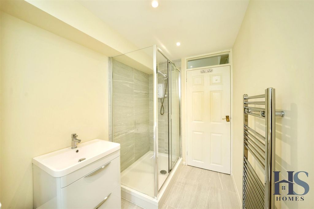 Additional image 13 of 2 bed flat for saleGreen Court, Fox Hollies Road, Hall Green, Birmingham B28