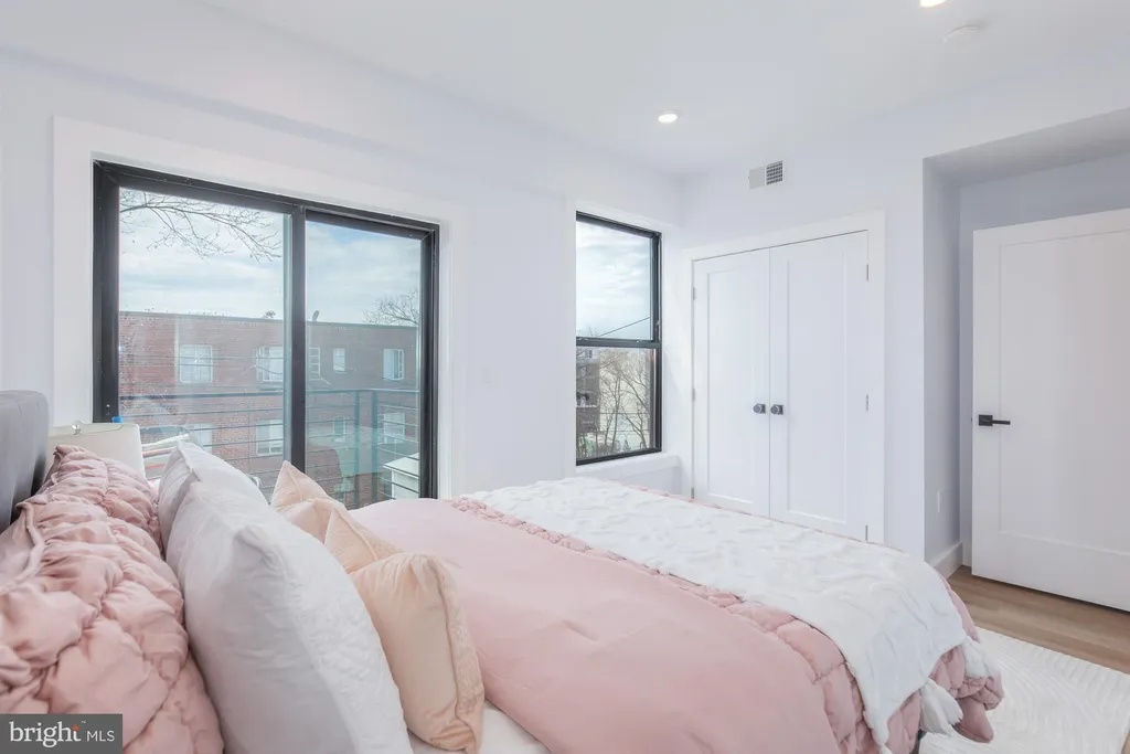 Additional image 10 of 1012 17th Place NE Unit 4, Washington, DC 20002