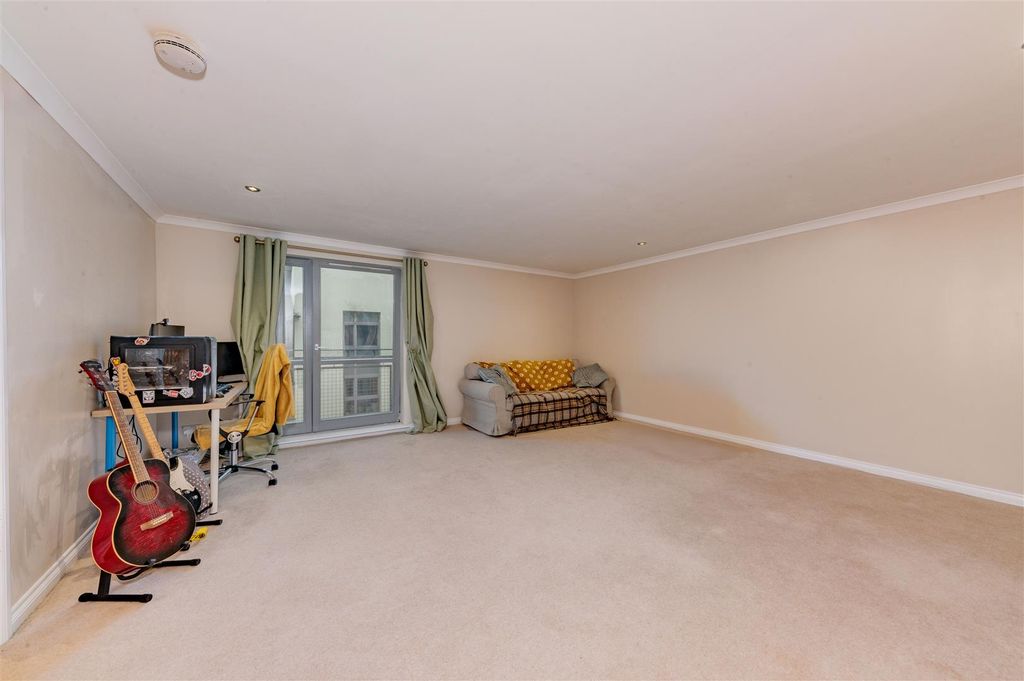 2 bed flat for saleThorter Row, Dundee DD1 photo 3