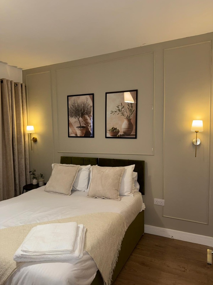 4 Bed Semi-Detached House, Claremont Road, M14, N1 7GU