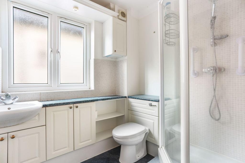 Additional image 9 of 2 bed flat for salePalmeira Avenue, Hove BN3