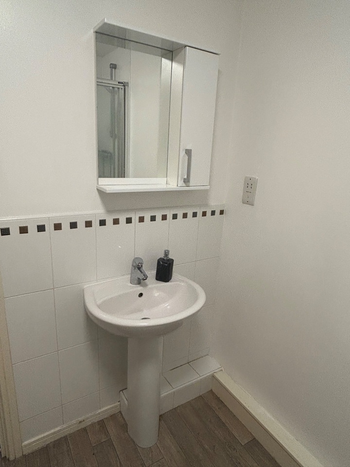 Additional image 11 of 2 Bed Flat, The Waterfront, M11, N1 7GU