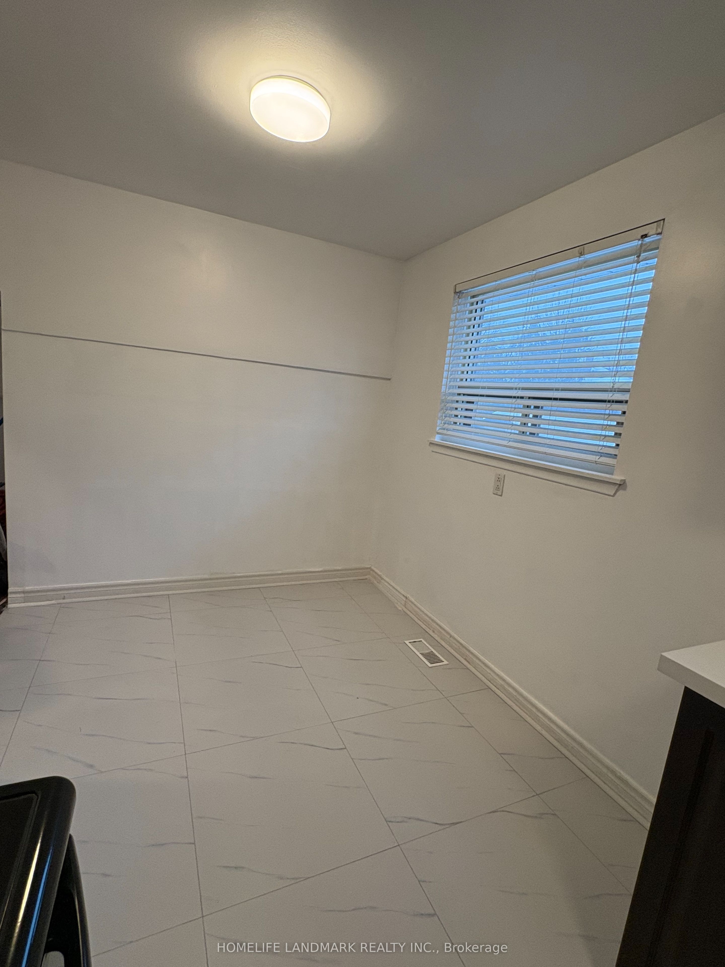 Additional image 6 of Upper-1233 Fairdale Drive, Mississauga, ON, L5C 1K3