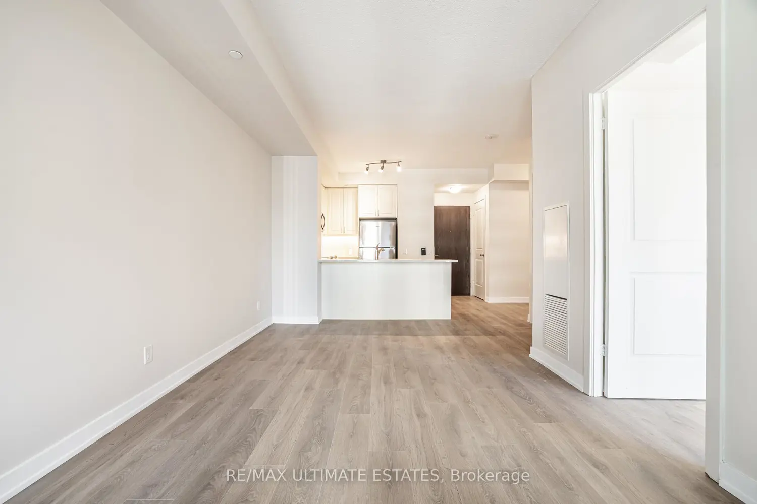 Additional image 7 of 4955 Yonge Street 1109