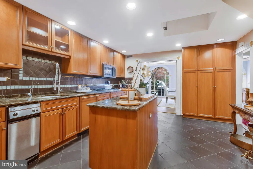 Additional image 16 of 3230 Volta Place NW, Washington, DC 20007