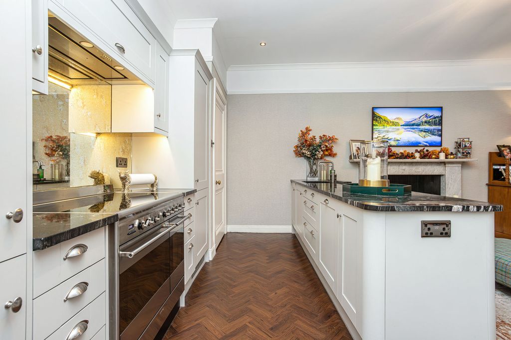 Additional image 11 of 3 bed flat for saleRothesay Terrace, Edinburgh EH3