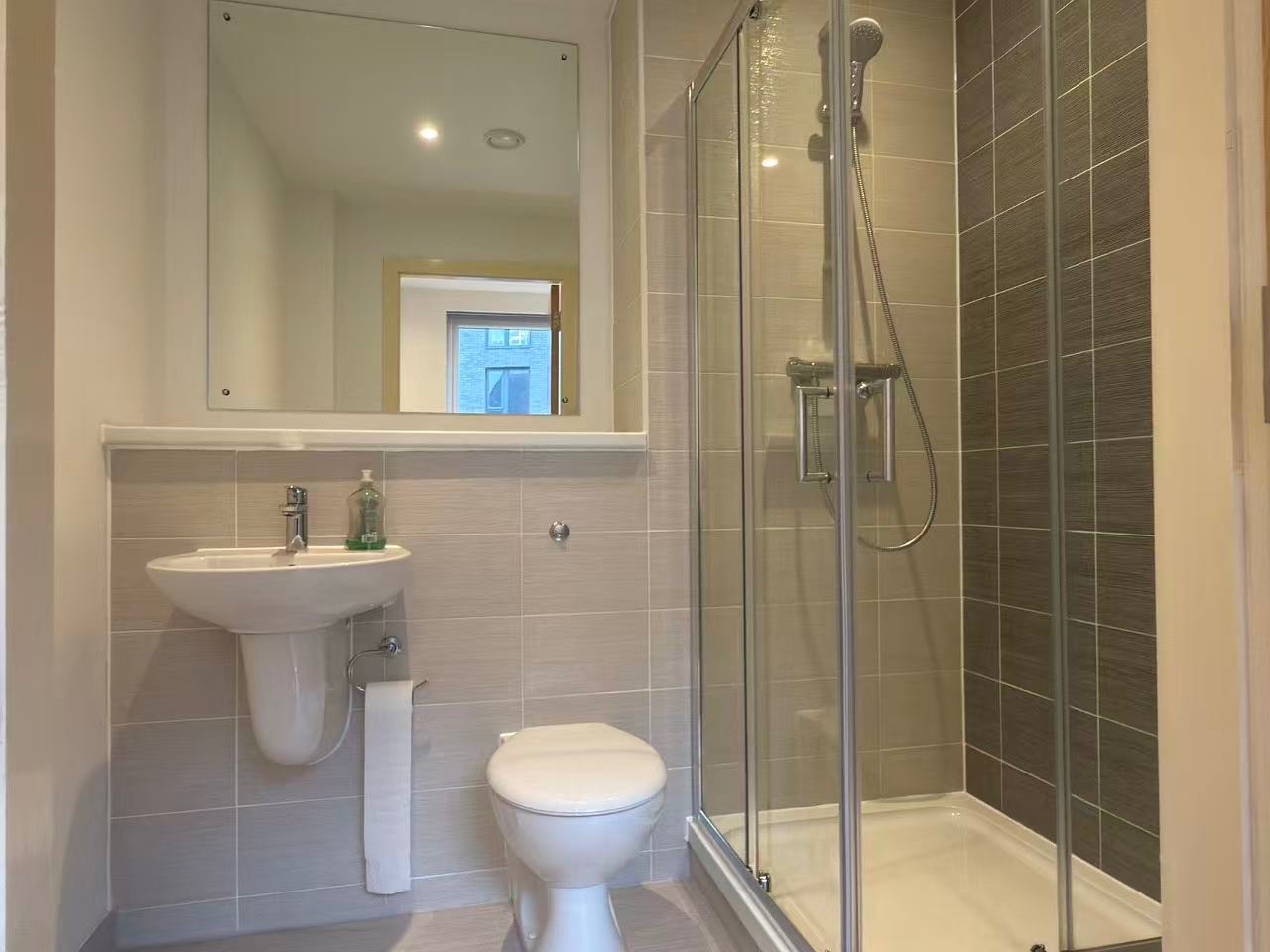 Additional image 8 of 3 Bed Flat, Every St, M4, N1 7GU