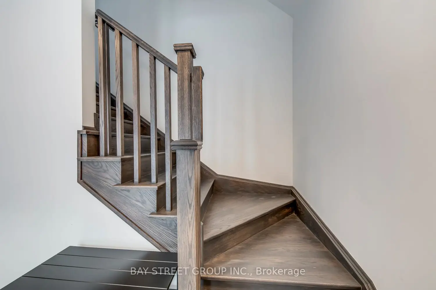 Additional image 5 of 3049 Merrick Road