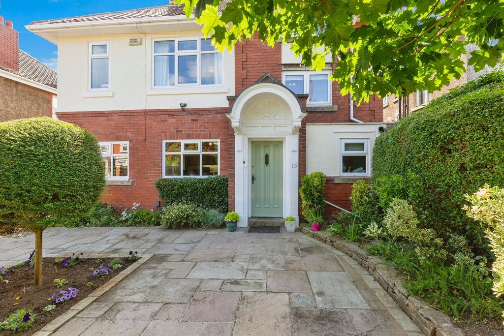 Additional image 2 of 5 bed detached house for saleElm Grove, Hartlepool TS26