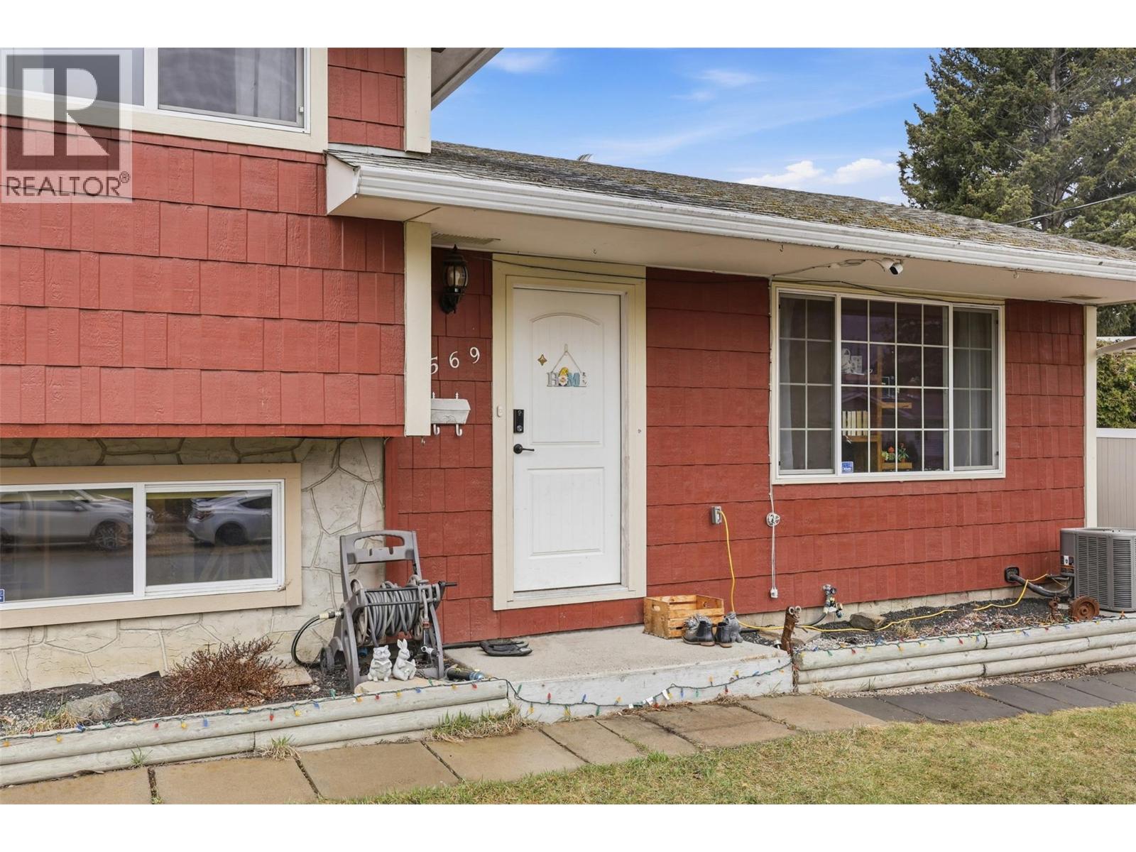 Additional image 3 of 2569 Crestline Place, Kamloops, BC, V2B4V5