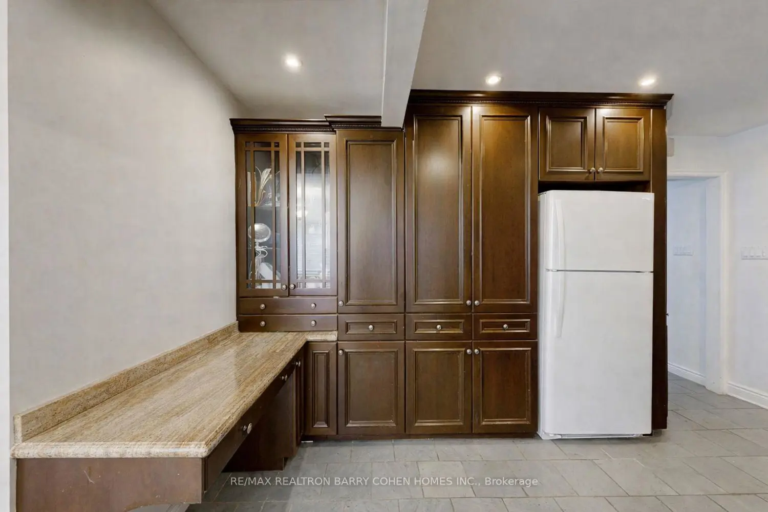 195 Rumble Avenue photo 3
