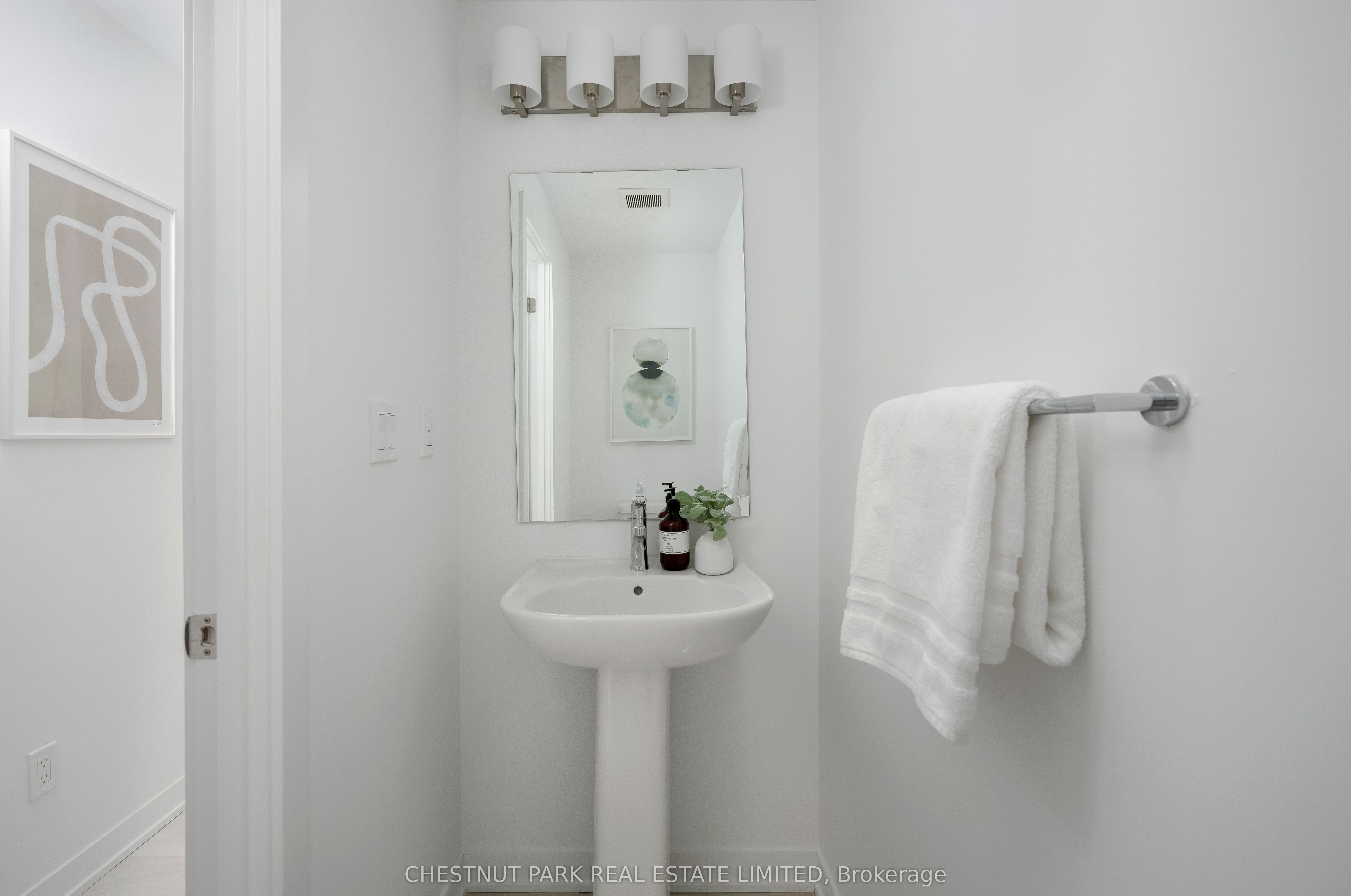 Additional image 3 of 4-4025 Hickory Drive, Mississauga, ON, L4W 1L1