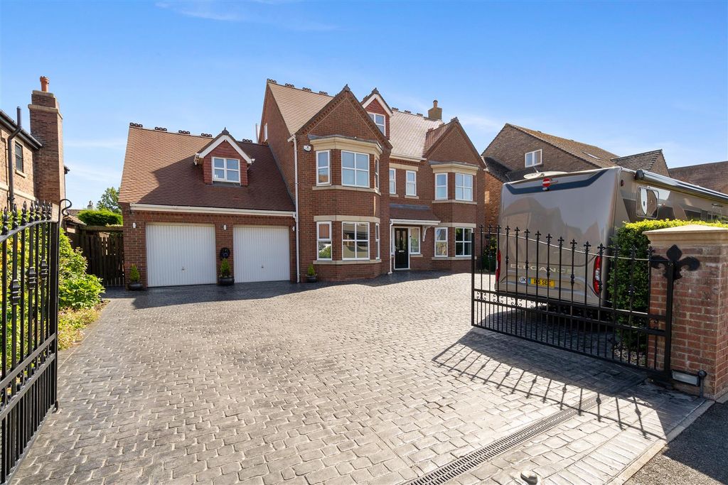 6 bed detached house for saleWaterside Way, Hartlepool TS26