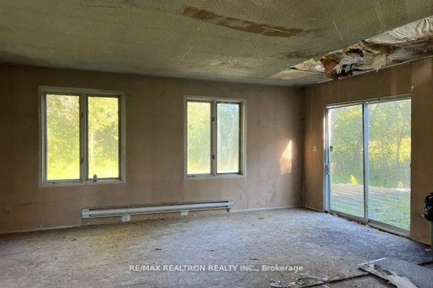 Additional image 5 of 3293 Holt Road
