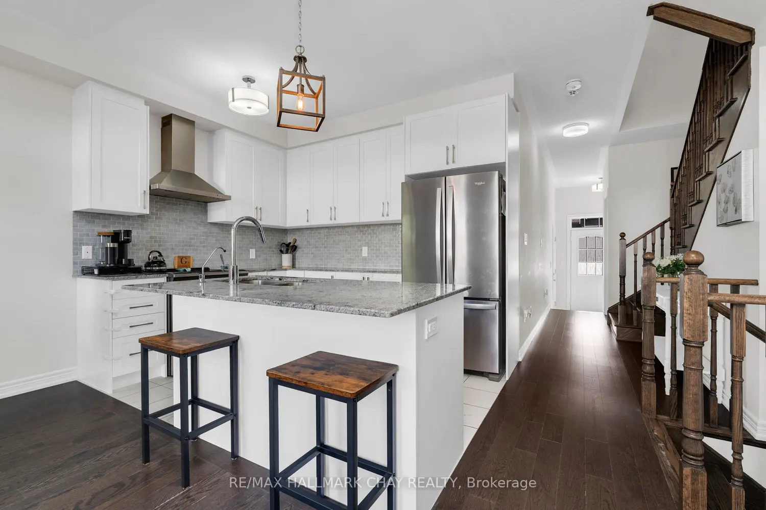 46 Clifford Crescent photo 4