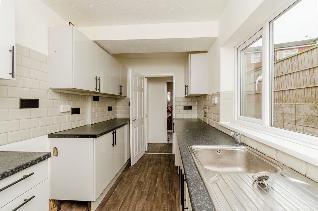 3 bed semi-detached house for saleWhitton Street, Wednesbury WS10