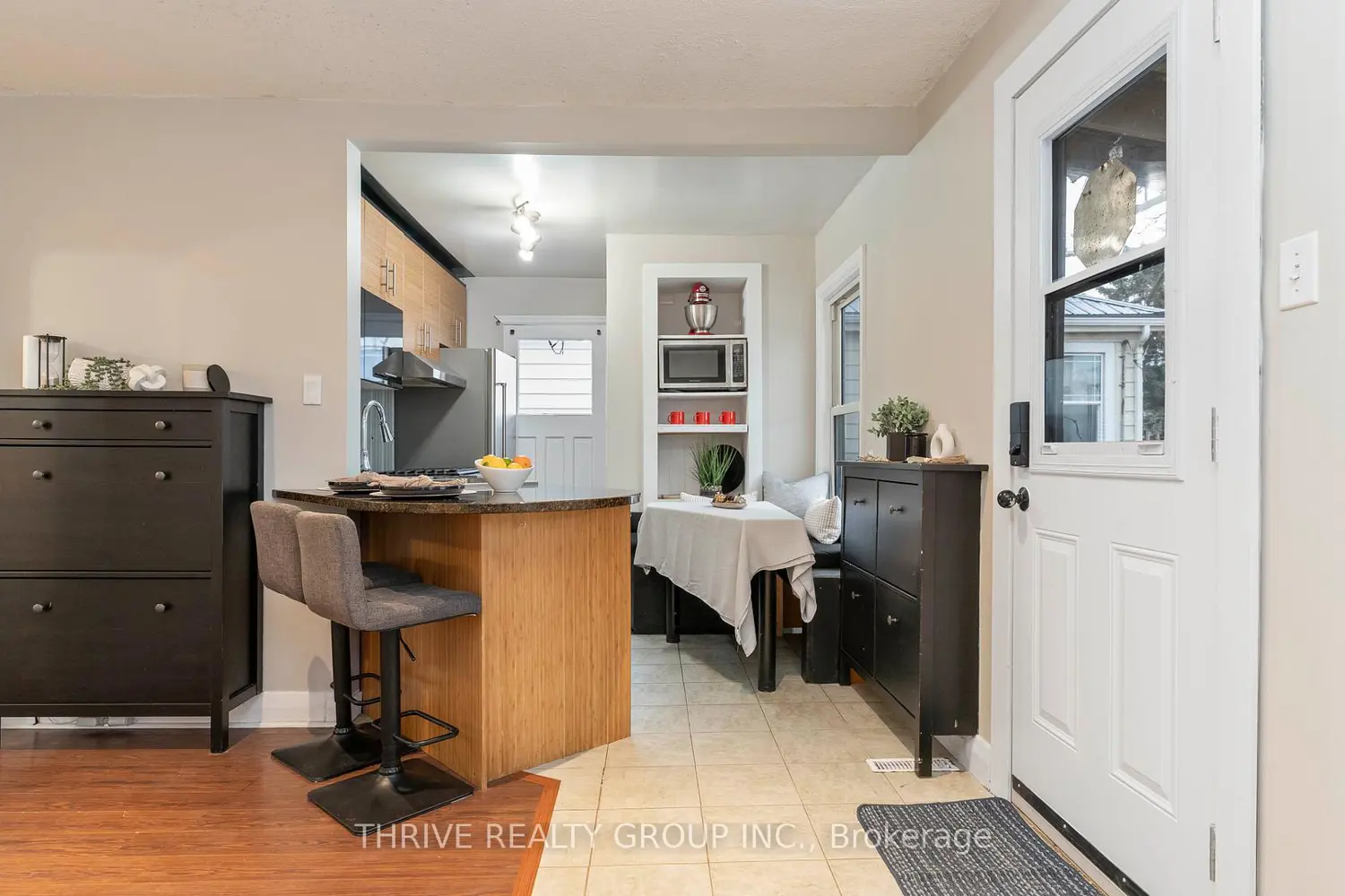 894 Hamilton Road photo 3