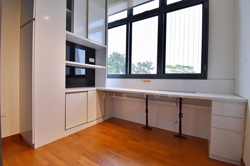 61 Chestnut Avenue photo 5
