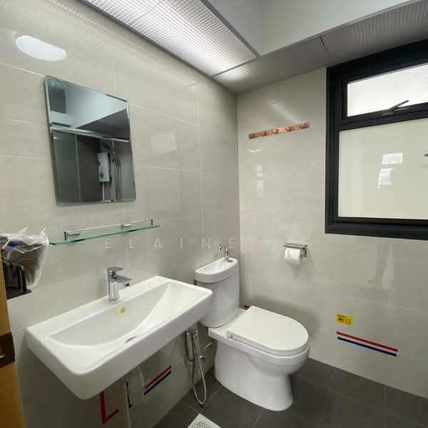 174A Sengkang East Drive photo 3