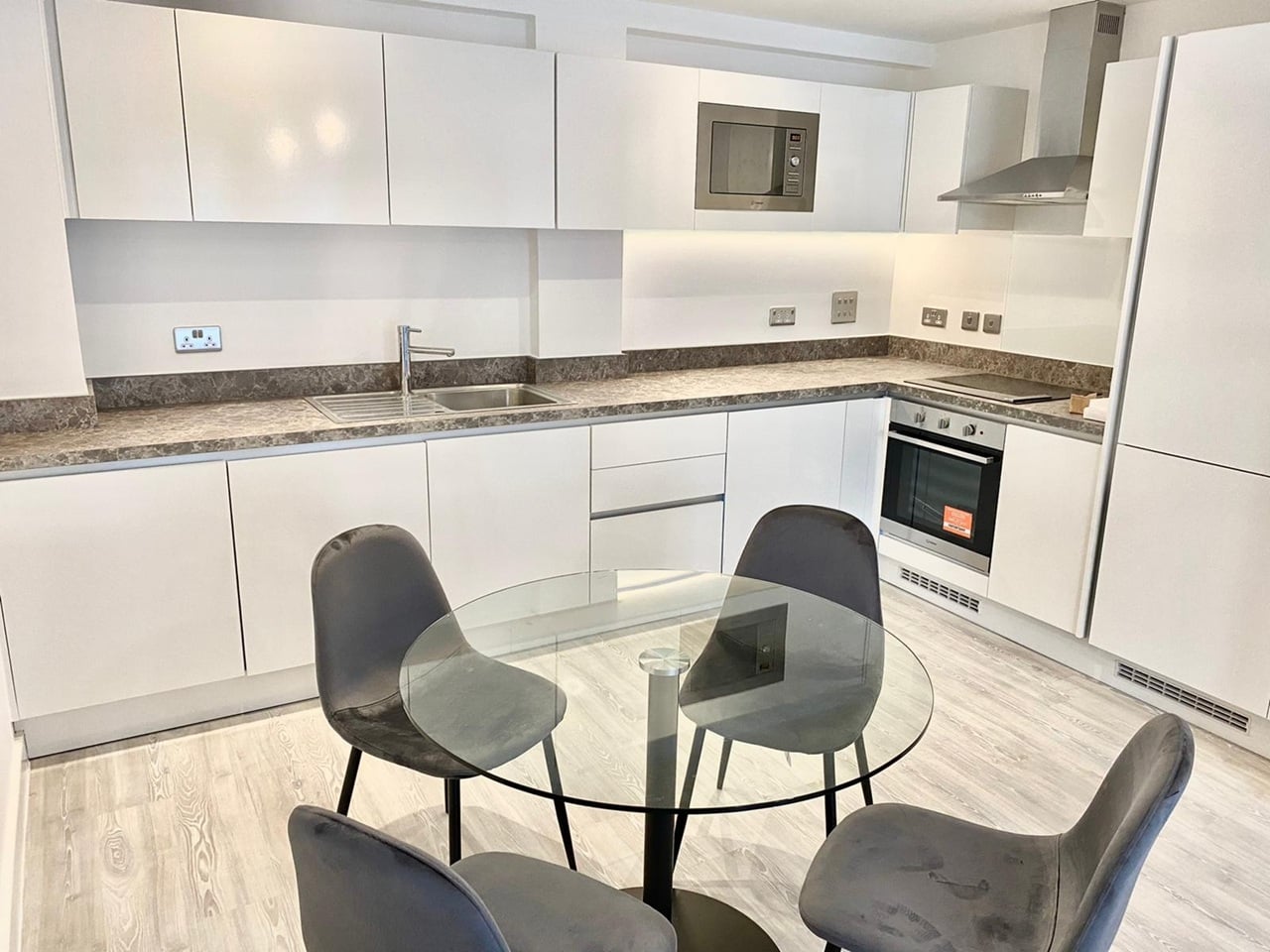 Additional image 4 of 1 Bed Flat, Middlewood Plaza, M5, N1 7GU