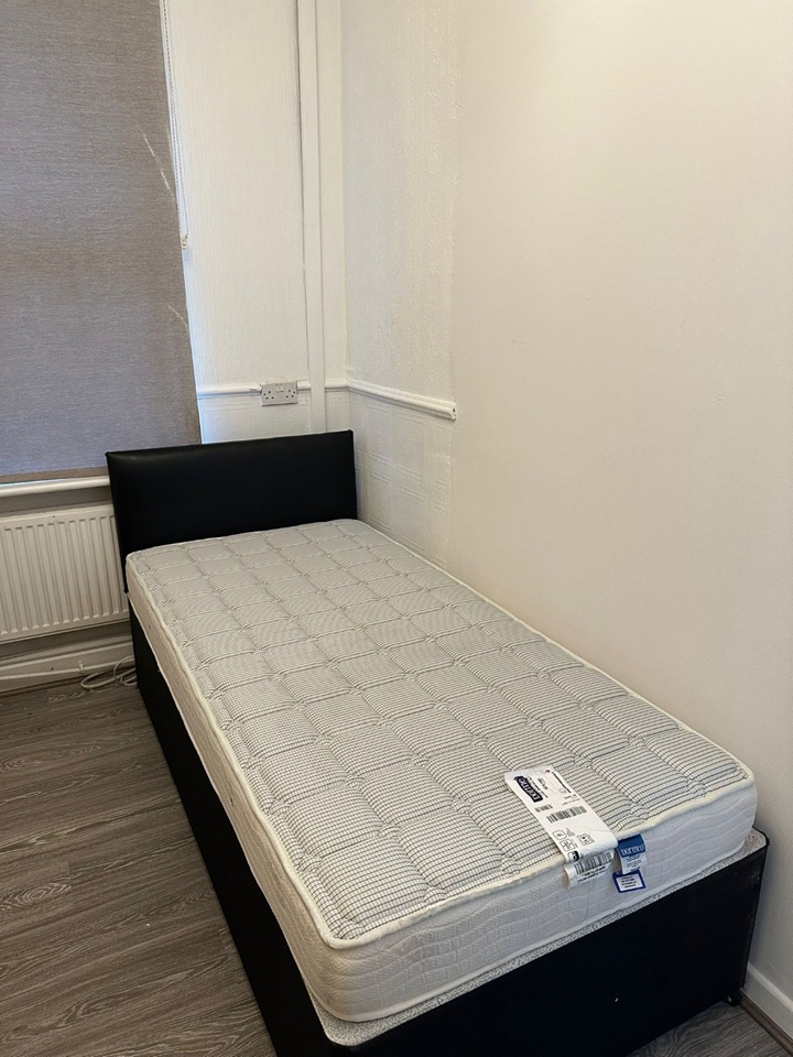 Additional image 4 of 3 Bed Terraced House, Pennell Street, M11, N1 7GU