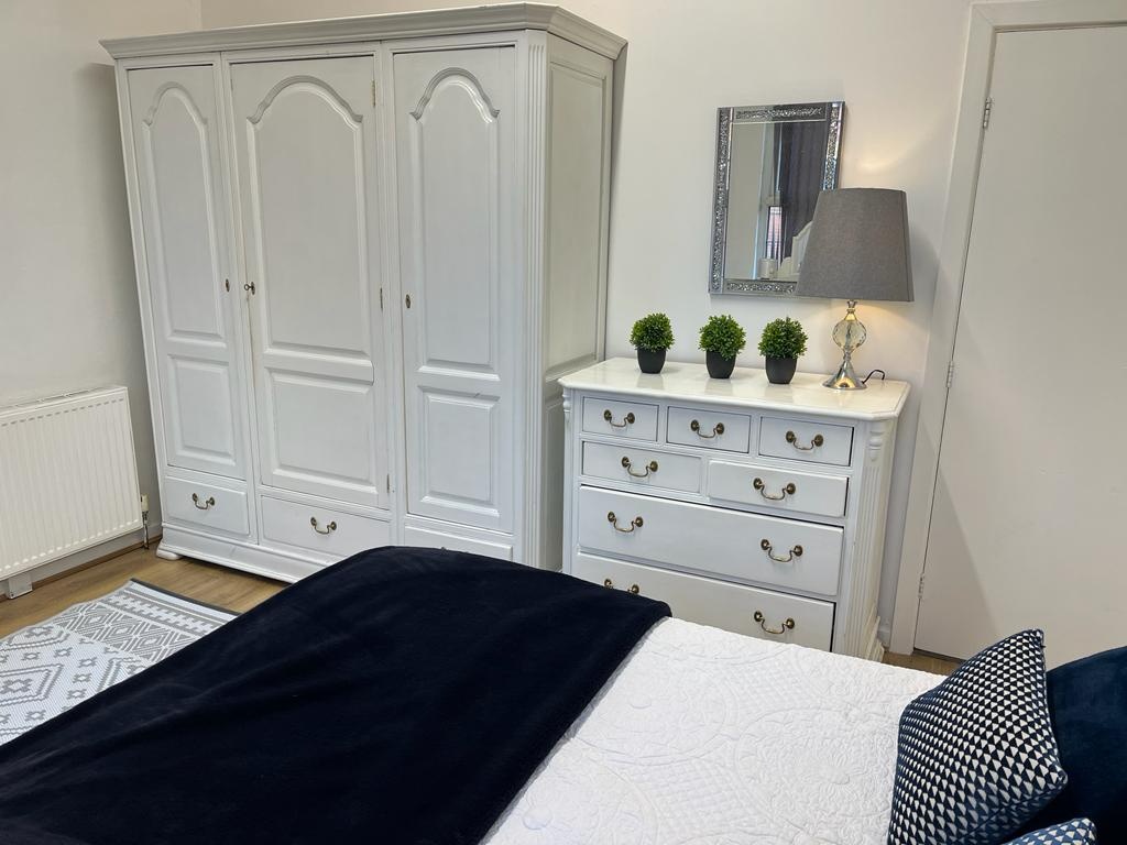 Additional image 5 of Bedsit, George Street, M25, N1 7GU