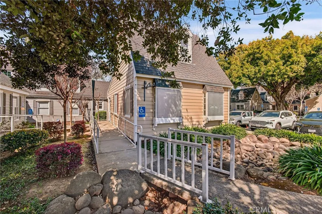 Additional image 11 of 3 Williamsburg Ln, Chico, CA 95926