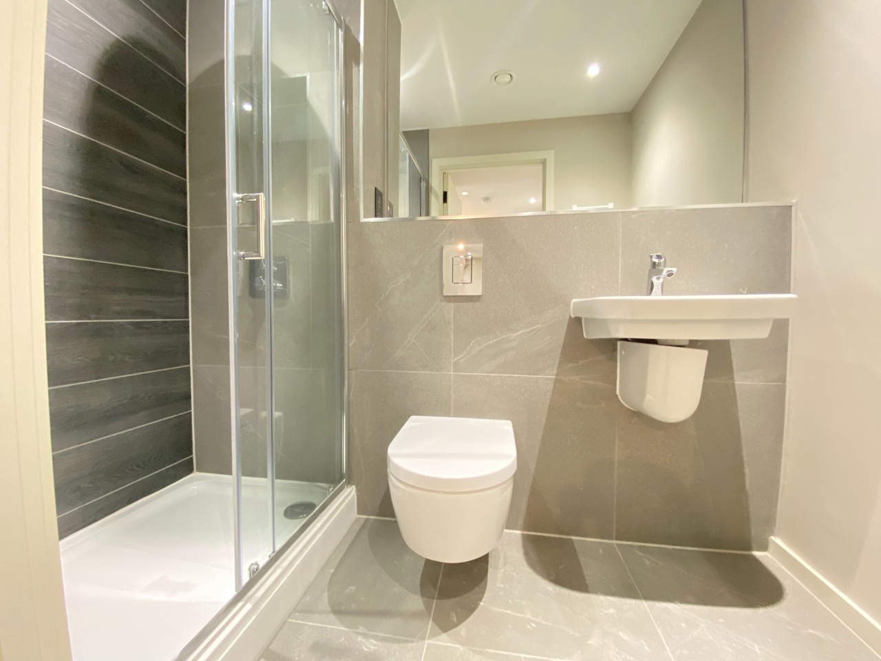 Additional image 3 of 2 Bed Flat, Spinners Way, M15, N1 7GU