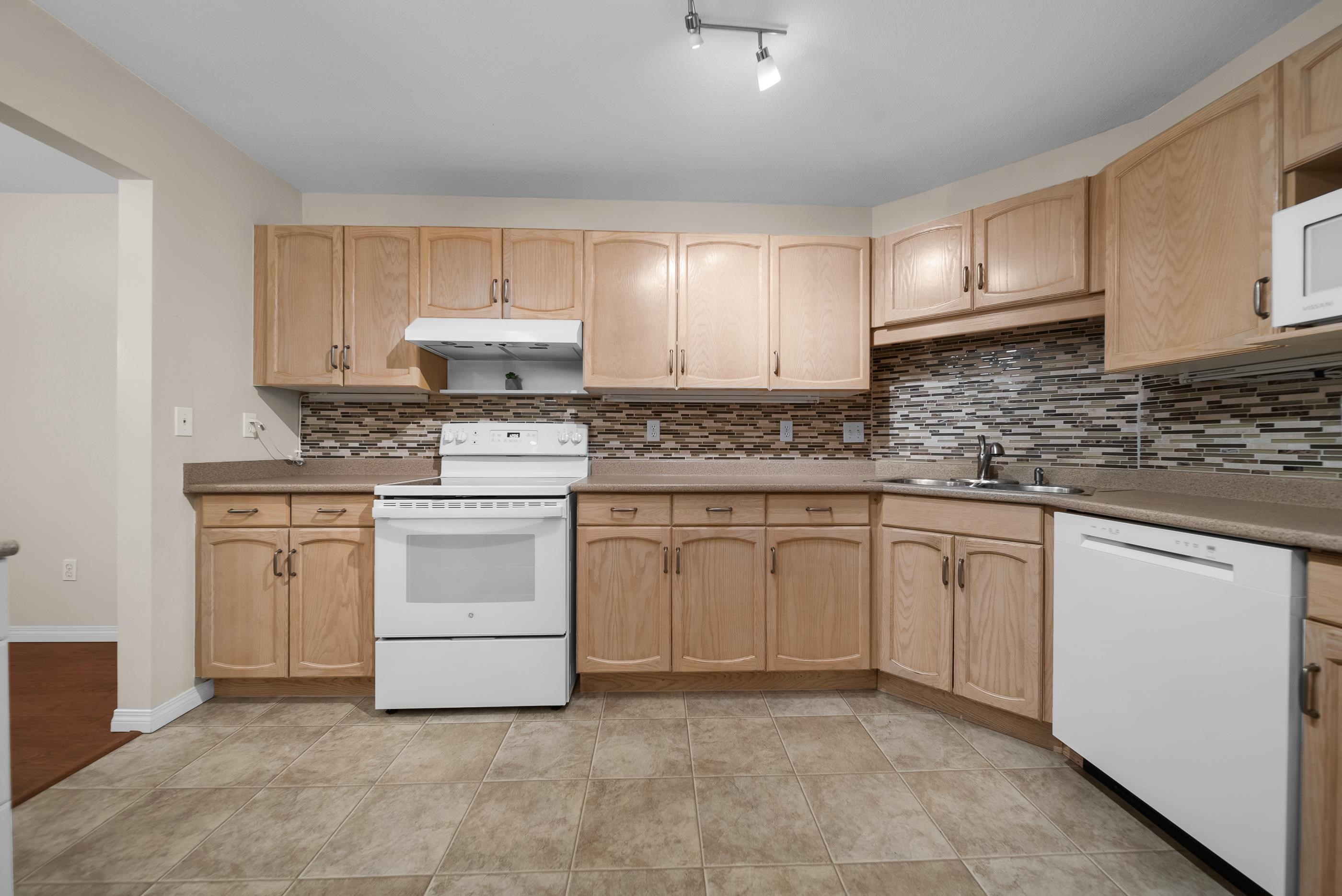 Additional image 3 of 308-33280 Bourquin Crescent, Abbotsford, BC, V2S 7K2