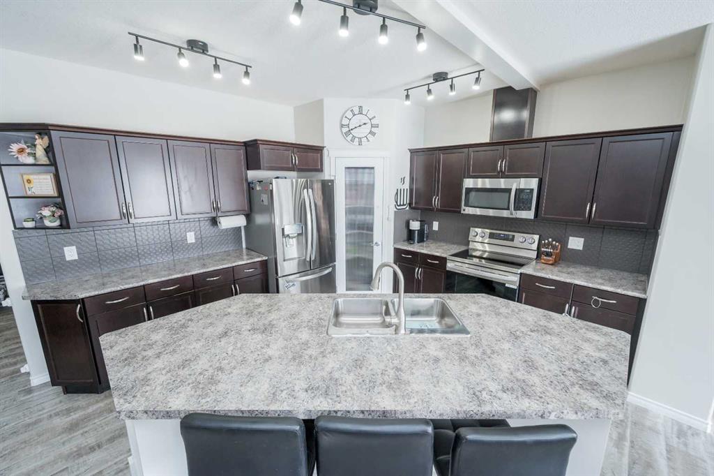 Additional image 3 of 8522 102 Street, Grande Prairie, AB, T8X 0B5