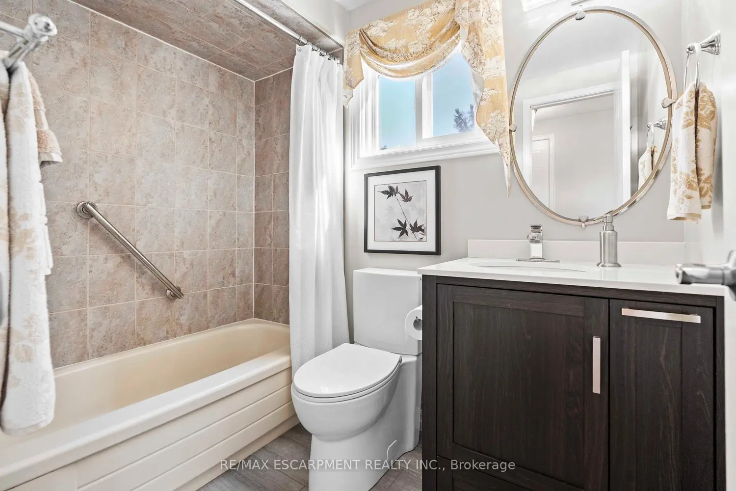 Additional image 8 of 2272 Mowat Avenue 56