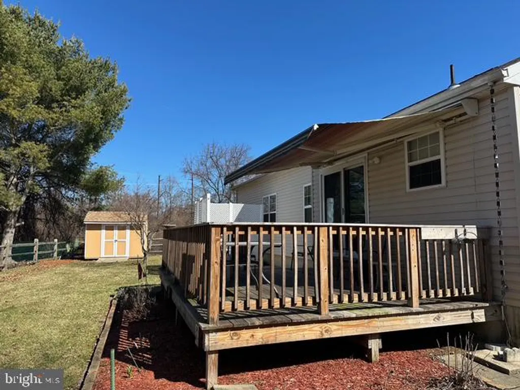 203 N Barrington Court, Newark, DE 19702