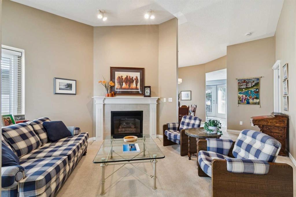 Additional image 3 of 22 Confederation Villas NW, Calgary, AB, T2L 2K9