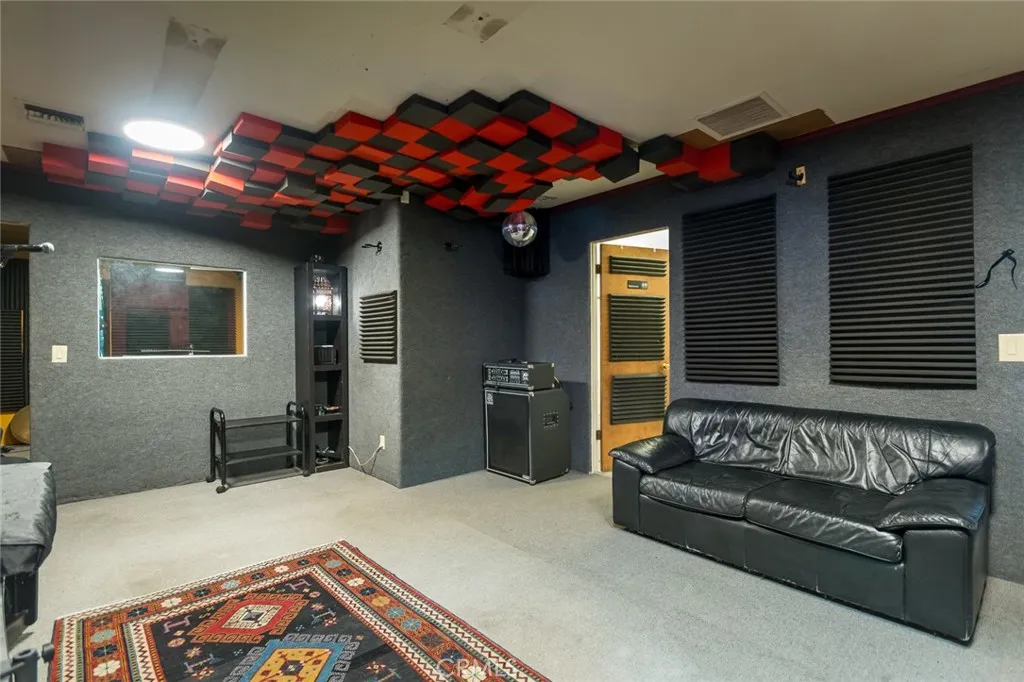 Additional image 10 of 2720 N Ontario St, Burbank, CA 91504