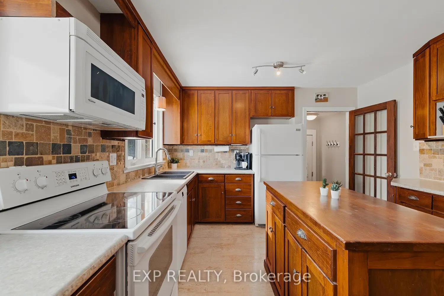 Additional image 6 of 1080 Henry Street