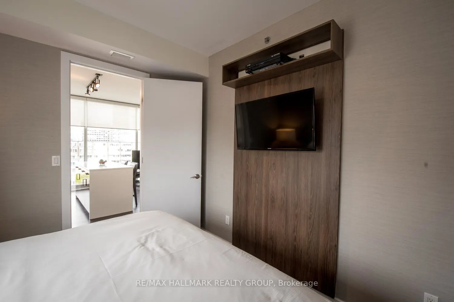 Additional image 11 of 300 Lisgar Street 1111