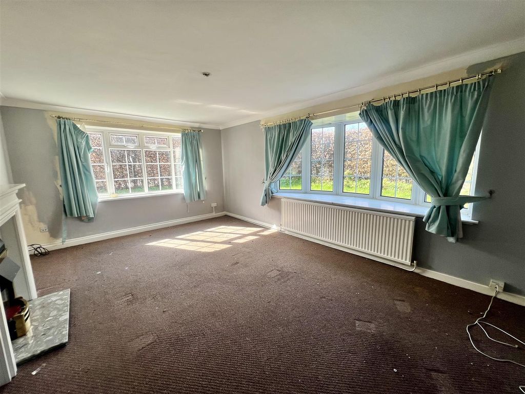 Additional image 2 of 2 bed flat for saleGreen Lane, Cookridge LS16
