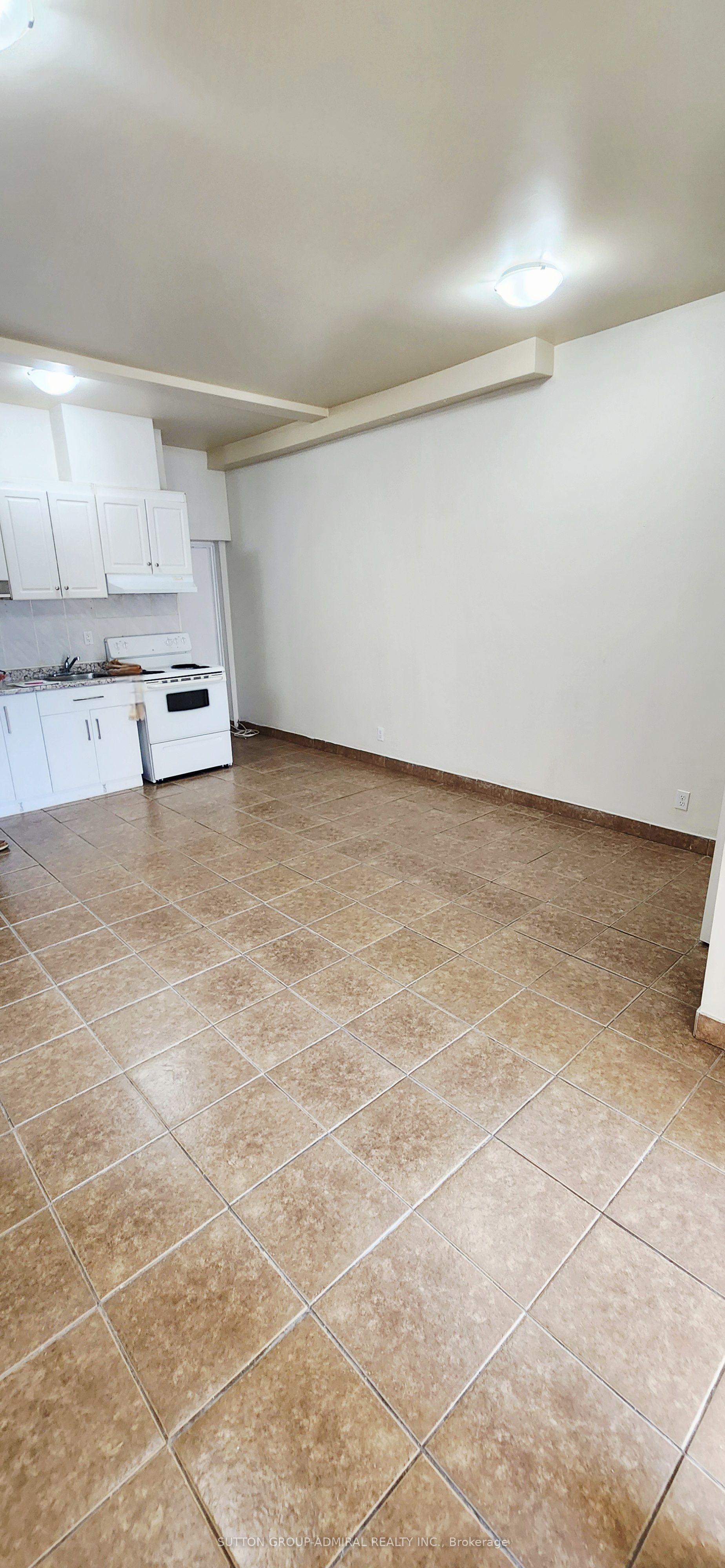 Upper-1040A St Clair Avenue, Toronto, ON, M6E 1A5