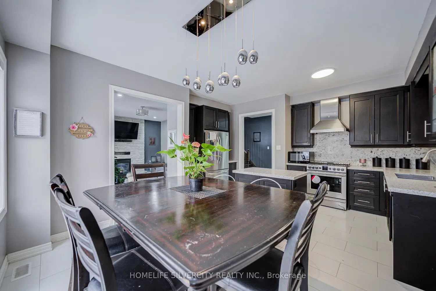 15 Durhamview Crescent photo 5