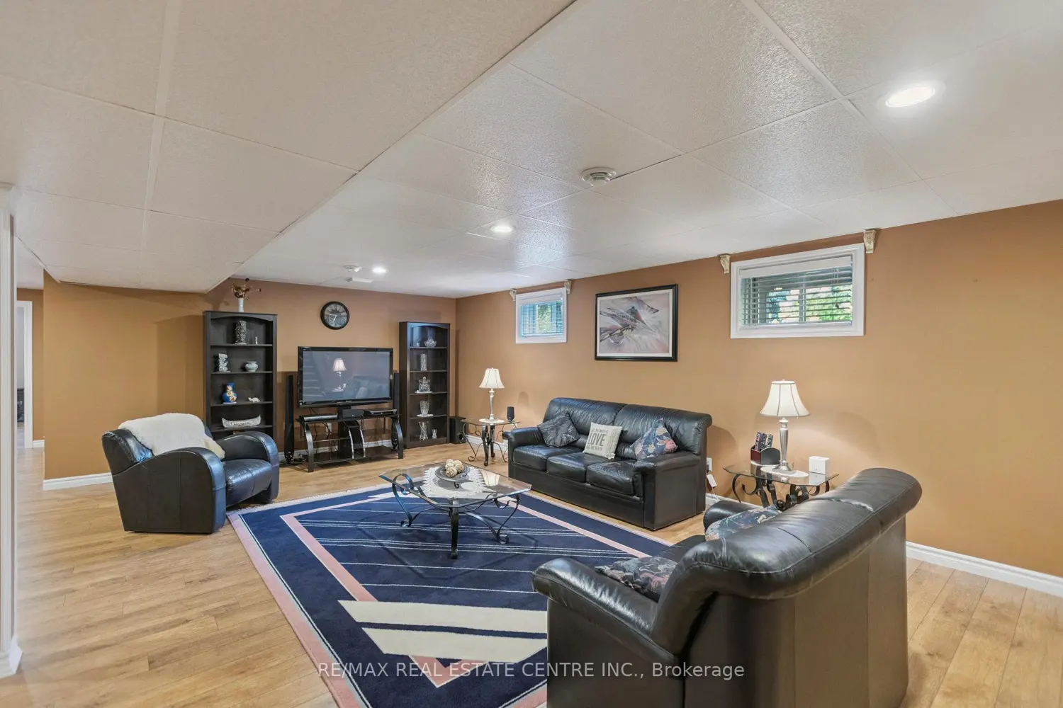 Additional image 14 of 122769 Grey 9 Road