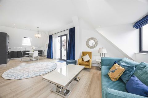 Finchley Lane, Hendon, London NW4
