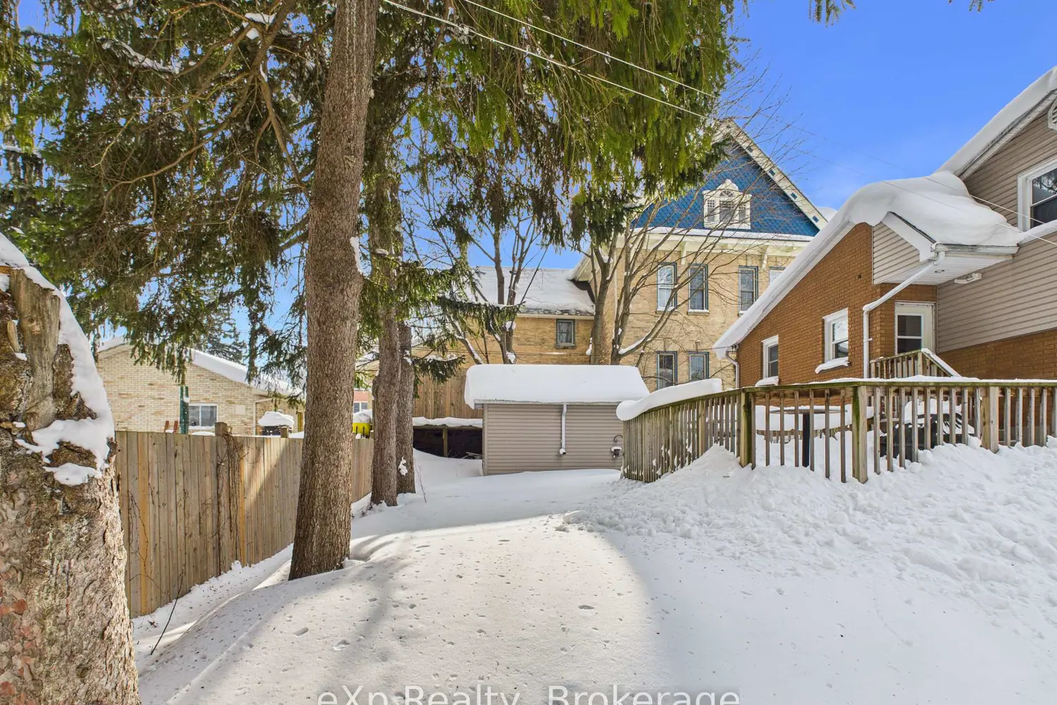 120 Colborne Street photo 4