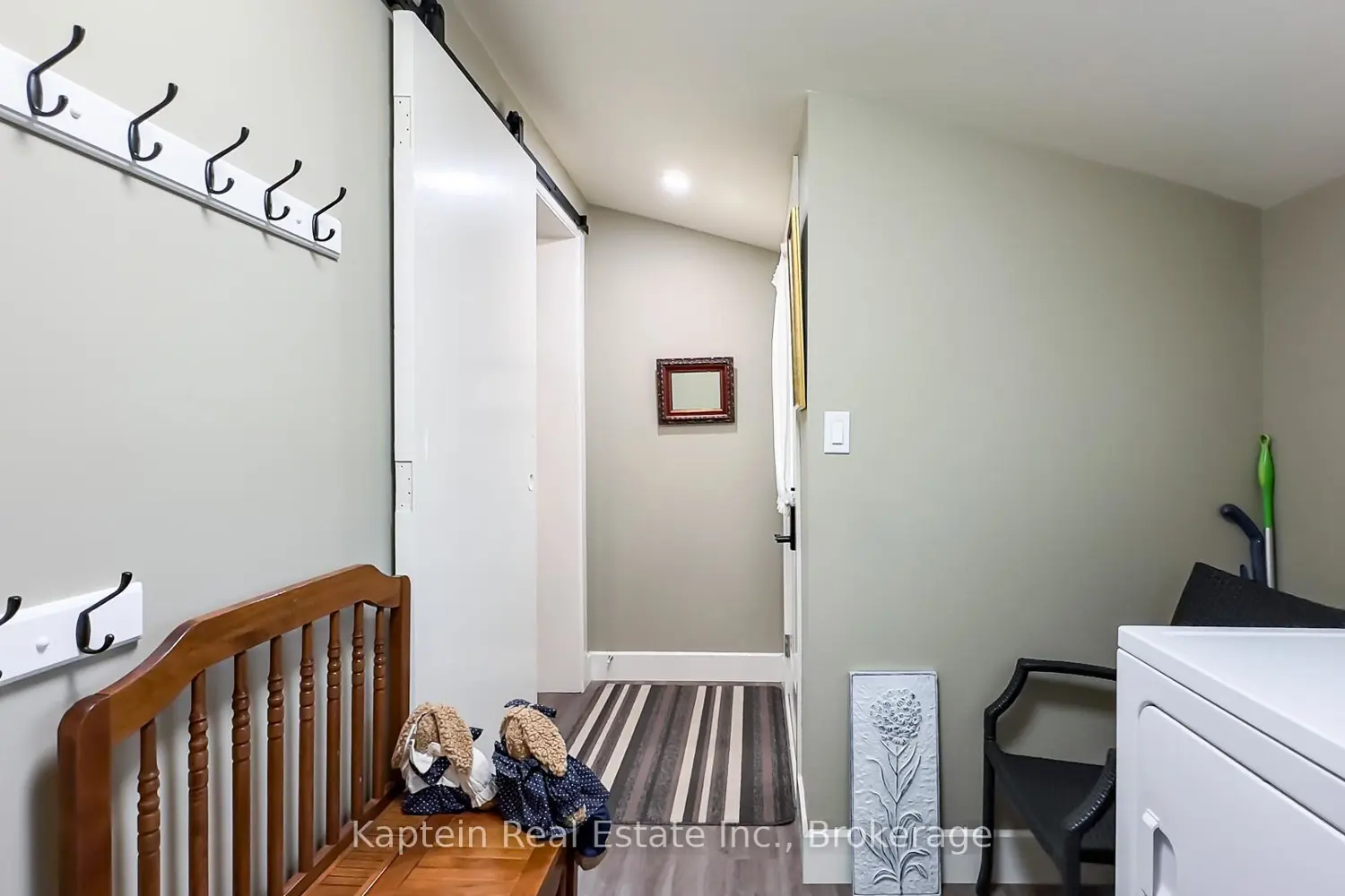 37063 Amberley Road photo 4