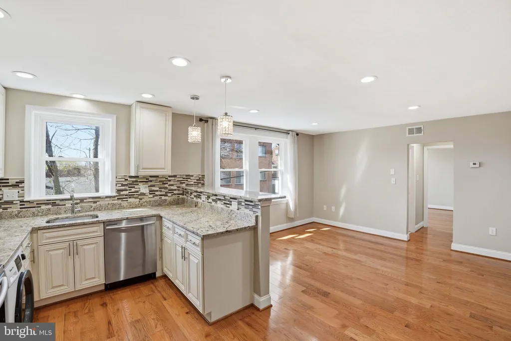 Additional image 4 of 33 Kennedy Street NW Unit 202, Washington, DC 20011