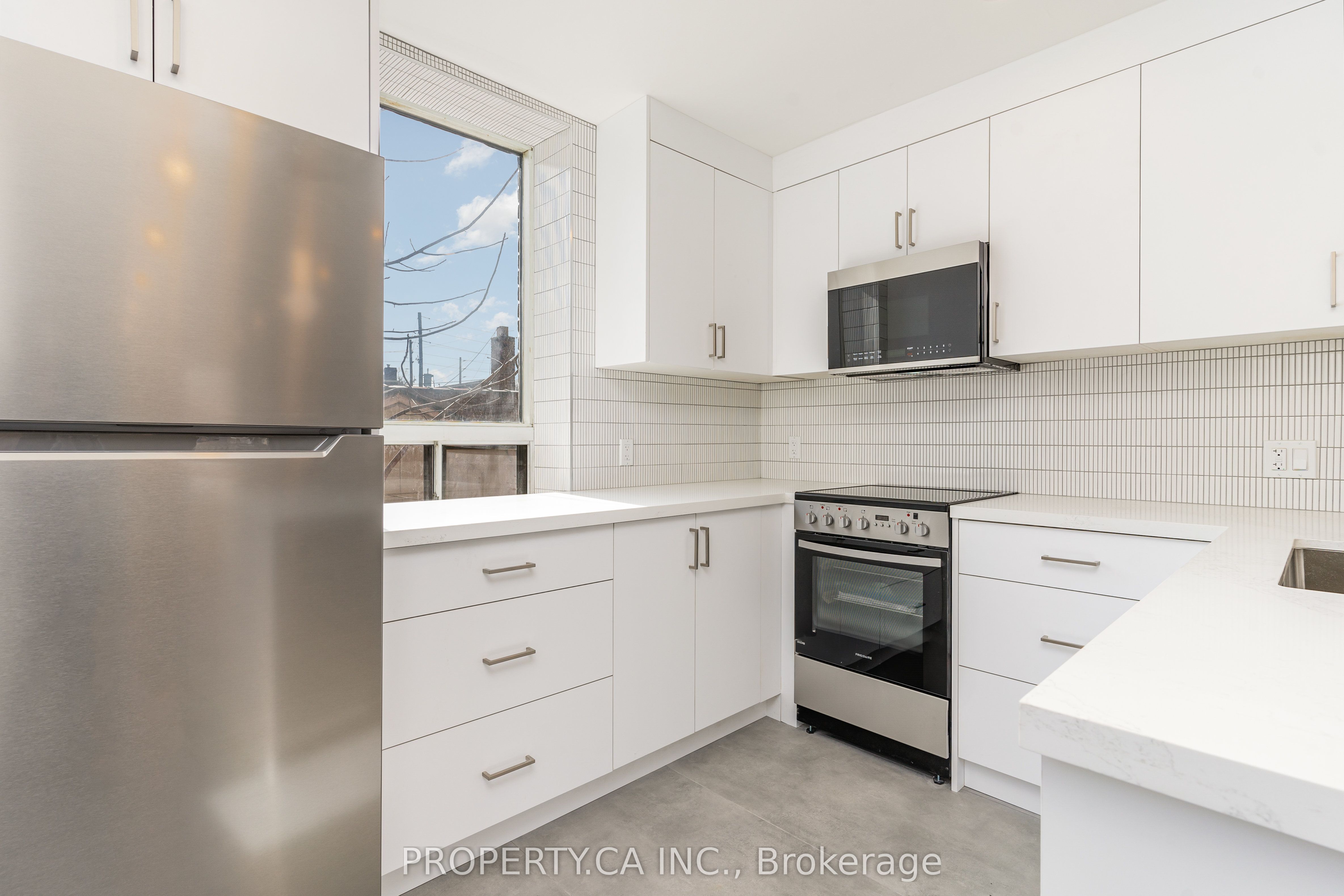 Suite 6-97 Lee Avenue, Toronto, ON, M4E 2P2 photo 3