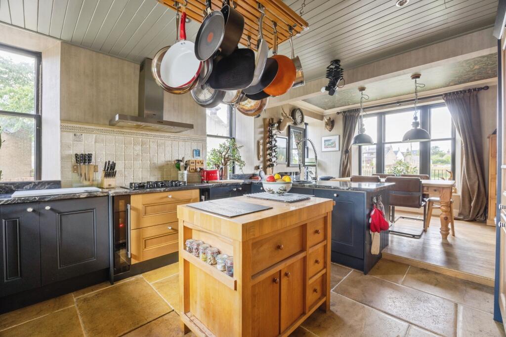 Additional image 5 of Main Street, Hatton, AB42