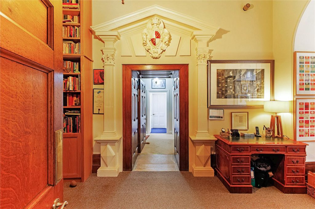 4 bed flat for saleSherborne House, Sherborne, Gloucestershire GL54 photo 4
