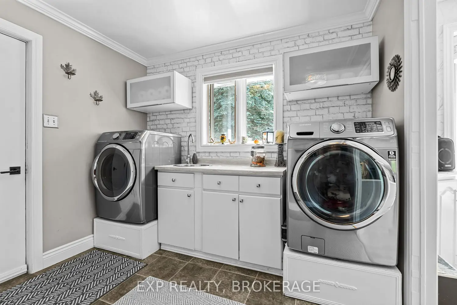 Additional image 8 of 5525 Rideau Road