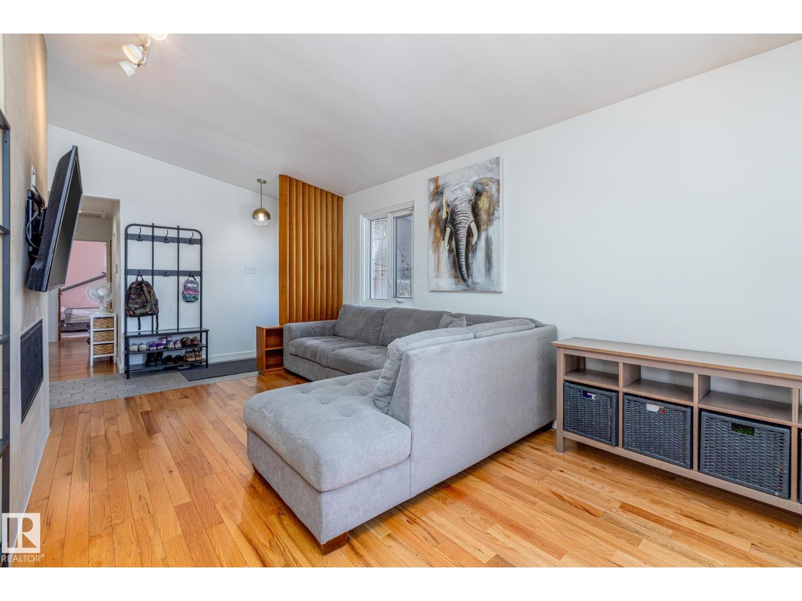 Additional image 5 of 6511 103 Avenue NW, Edmonton, AB, T6A0T7