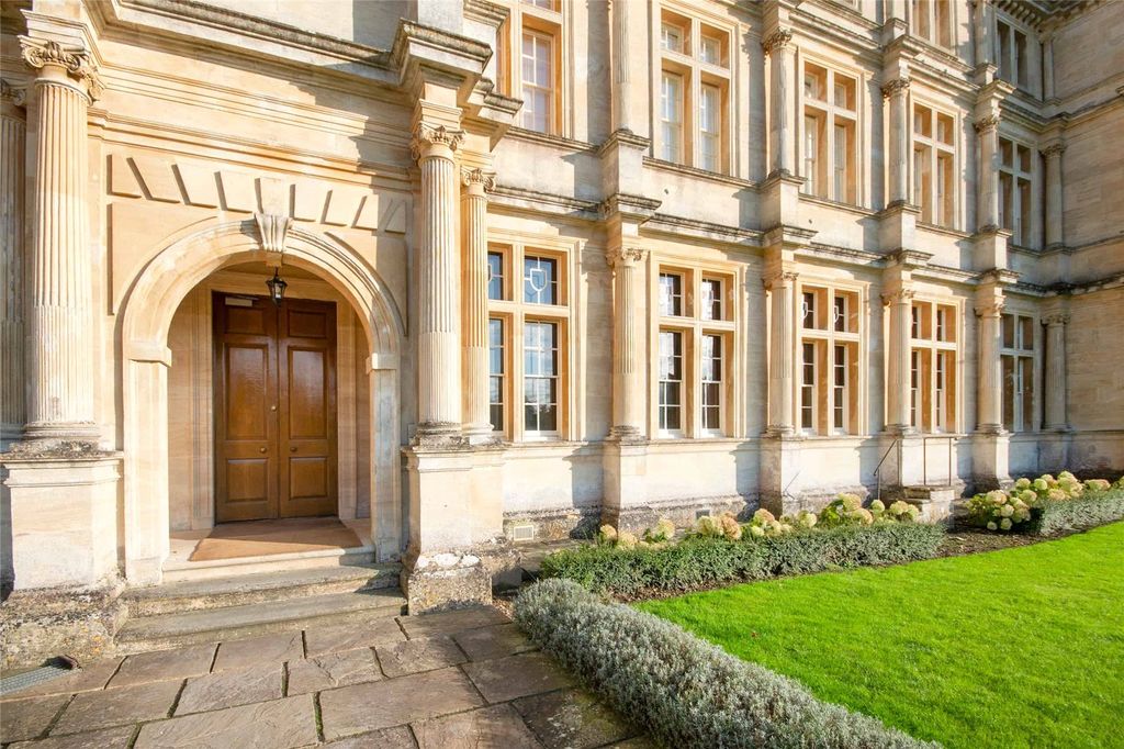 3 bed flat for saleSherborne, Cheltenham, Gloucestershire GL54 photo 3